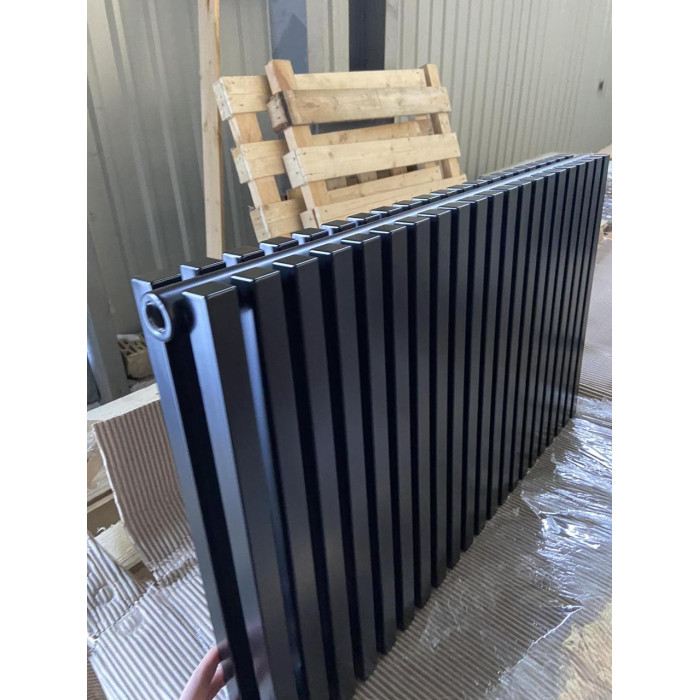 Дизайнерські радіатори Quantum 2 H-500 L-1205 Betatherm з нижнім підключенням