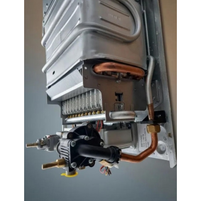 Газова колонка Immergas JULIUS ECO 14 14л/хв 24,3 кВт Low NOx розпалювання від батарейок білий